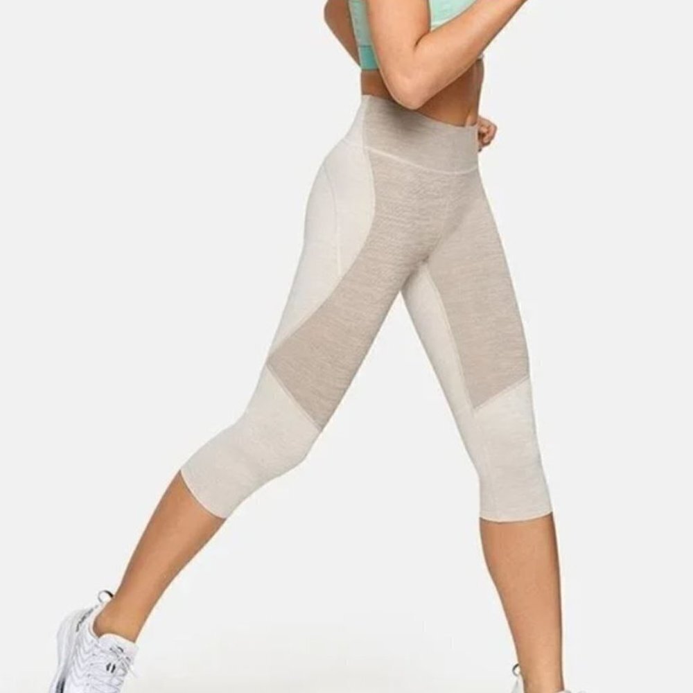 OUTDOOR VOICES Techsweat Capri Leggings XL Yoga Running Exercise Workout
